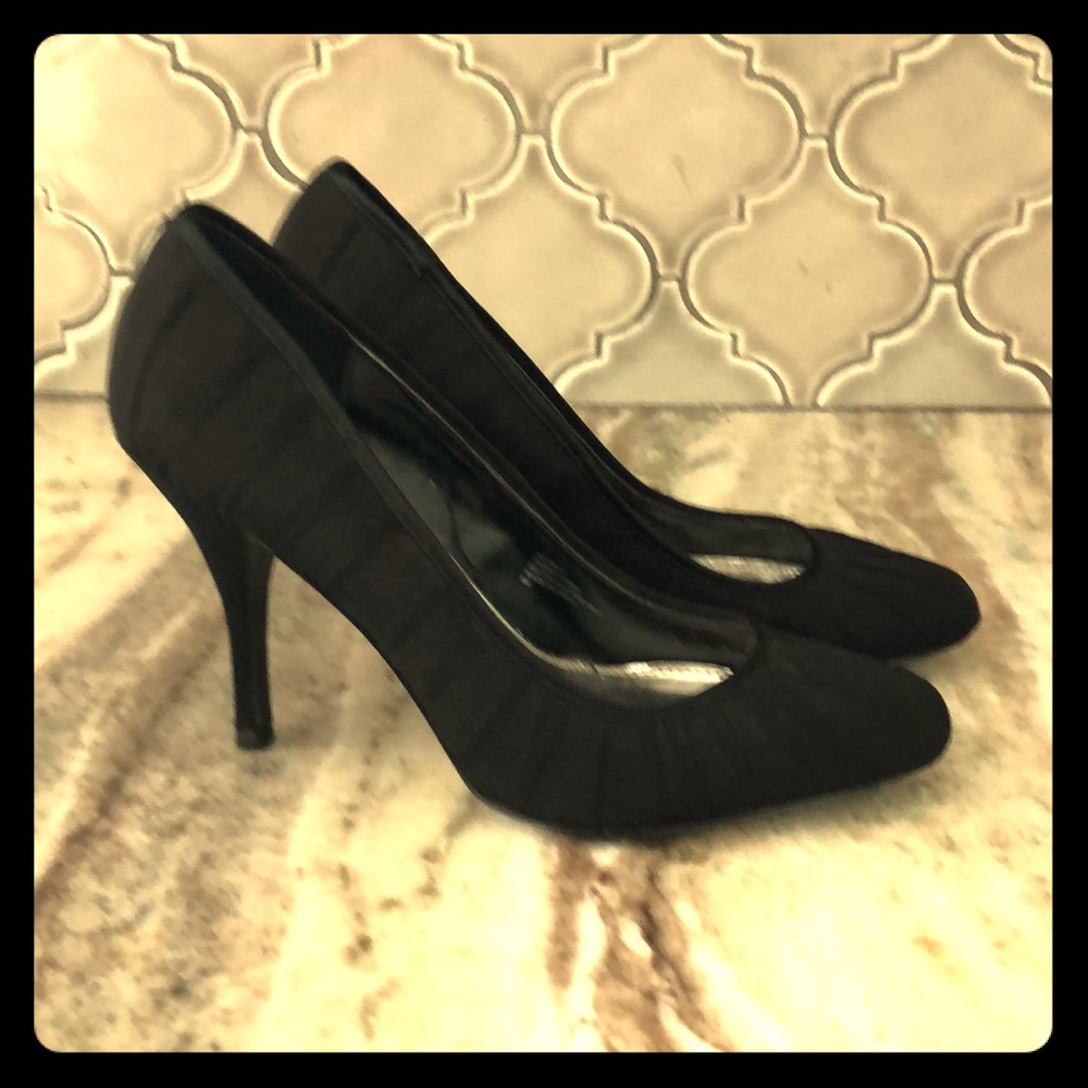 🆕 WHBM Audrey heels